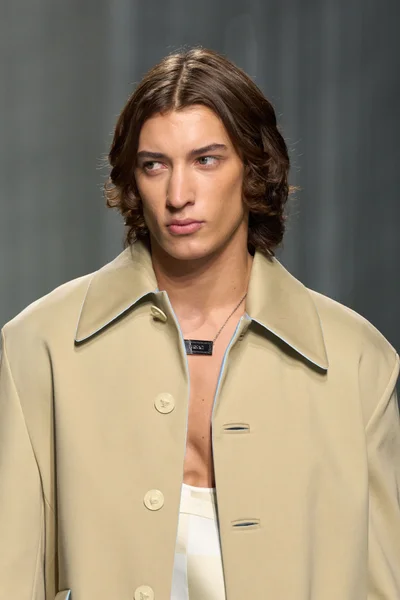 Look 19